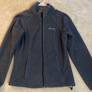 EUC Columbia fleece jacket in gray size Medium